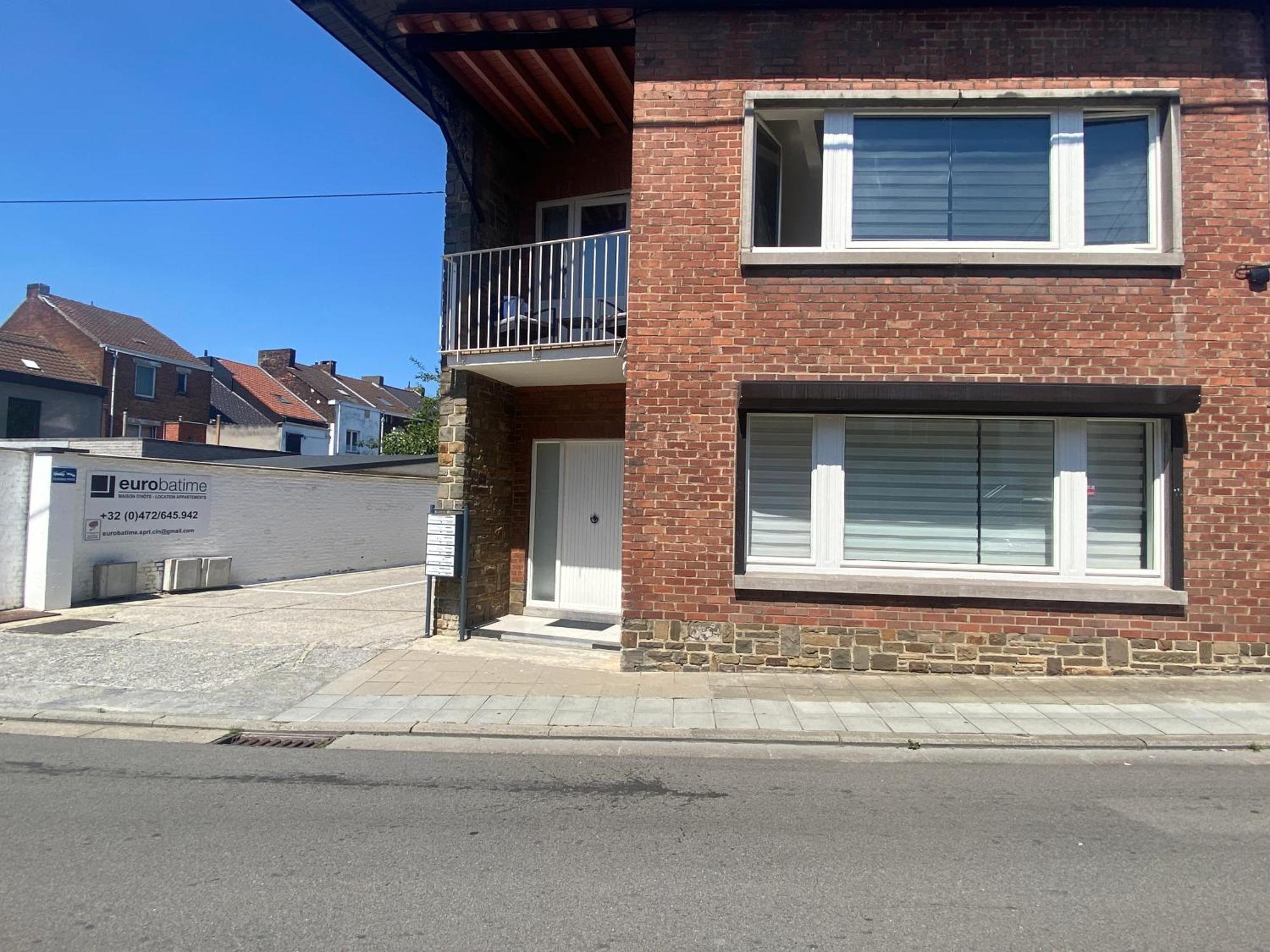 1-D011 Superbe Appartement Spacieux Tres Calme Charleroi Luaran gambar